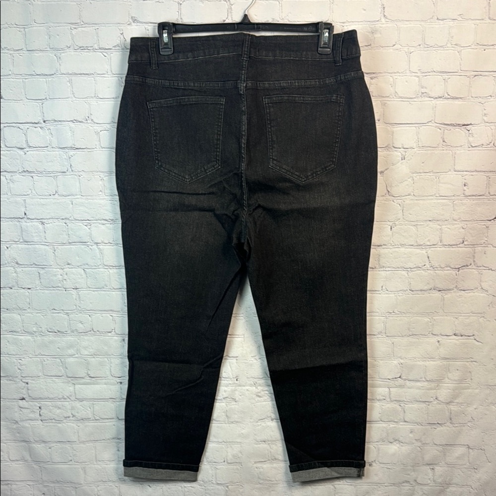 BloomChic Black Skinny Jeans - Picture 6 of 7